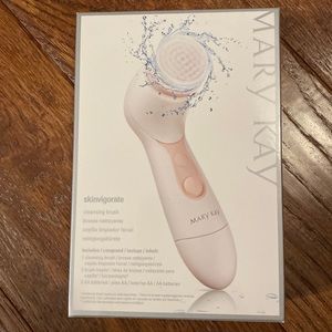 Mary Kay skinvogorate brush with two heads. New